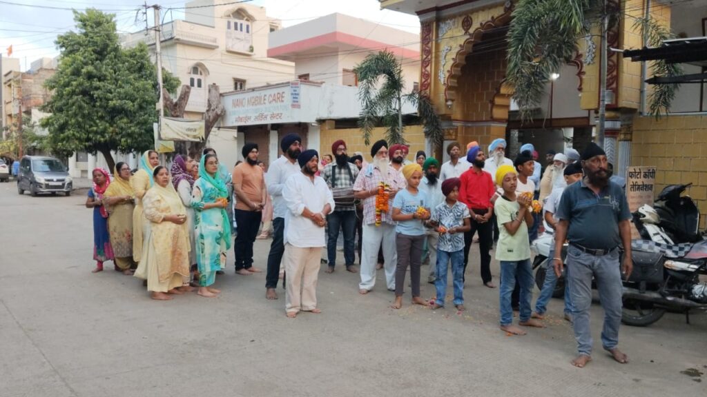 बड़वाह गुरुद्वारे में गुरु हरिकिशन साहेब जी के प्रकाश पर्व पर कीर्तन और सिख इतिहास प्रदर्शनी