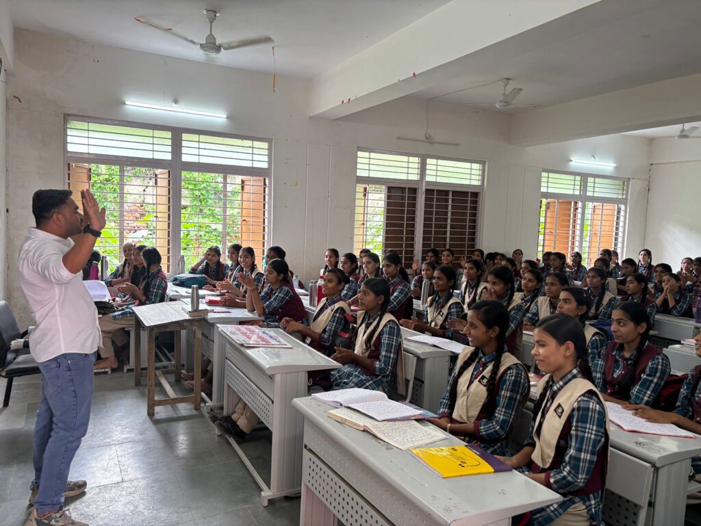 बड़वाह नगर पालिका द्वारा स्कूल में चलाया गया स्वच्छता जागरूकता कार्यक्रम
