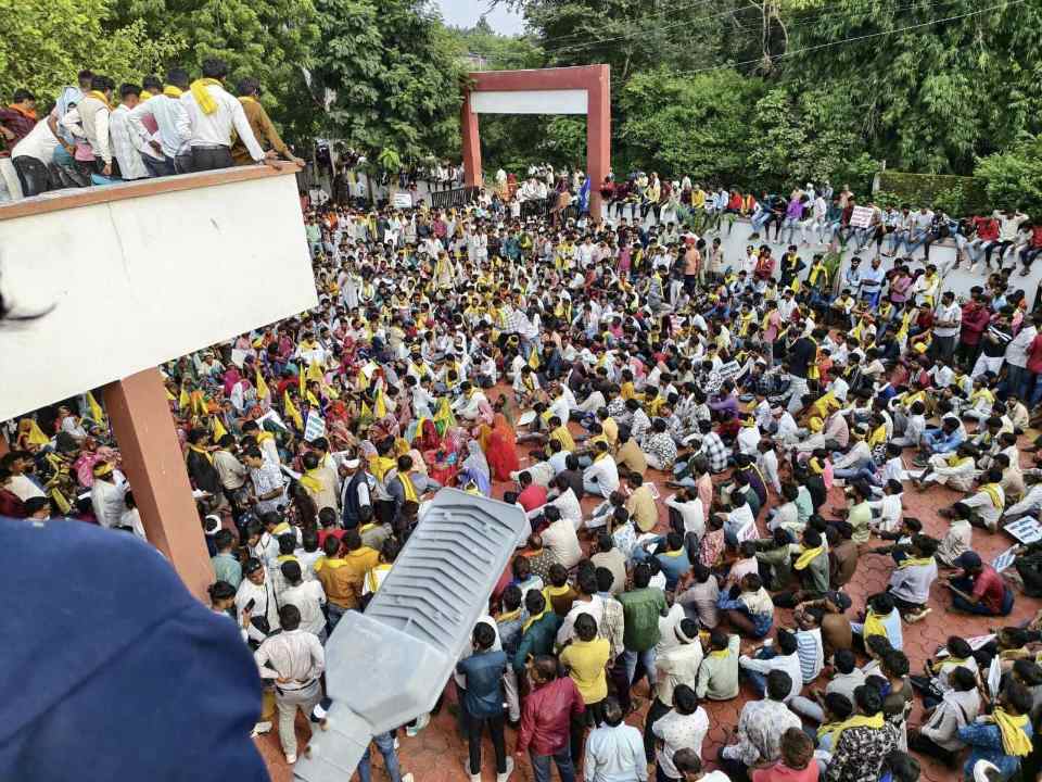 बड़वाह में उमड़ा जनसैलाब: देवी अहिल्या बाई सेंचुरी परियोजना रद्द करने की मांग