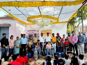 समग्र शिक्षा अभियान के तहत दिव्यांग बच्चों को उपकरण वितरित