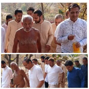 जैन समाज के प्रतिनिधिमंडल ने आचार्य श्री समय सागर जी के दर्शन कर नगर आगमन हेतु किया श्रीफल समर्पित