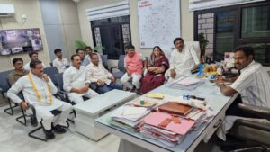 मोनालिसा की सुरक्षा पर सियासी हलचल, जनप्रतिनिधियों ने उठाए गंभीर सवाल