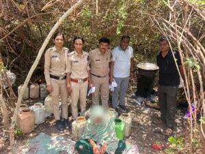 बेड़िया क्षेत्र में चल रहा था कच्ची शराब का अवैध कारोबार, महिला निकली भट्ठी संचालक
