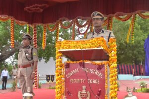 17 सप्ताह के कठोर प्रशिक्षण के बाद 161 आरक्षकों ने ली राष्ट्र सेवा की शपथ, सीआईएसएफ बड़वाह में भव्य दीक्षांत परेड