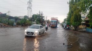 बड़वाह की दहलीज पर दफन हुई पुलिया या जिम्मेदारी? दस्तावेज, तस्वीरें और हर बारिश में डूबती सड़क उठा रही बड़े सवाल