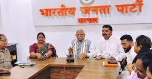 केंद्रीय मंत्री मनोहर लाल से मिलीं महापौर रेणु बाला गुप्ता, जनहित एवं नगरीय विकास पर हुई विस्तृत चर्चा
