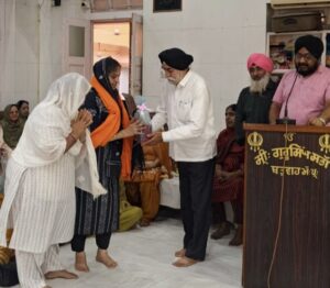 गुरु अर्जन देव जी के शहादत दिवस पर विशेष दीवान, संगत ने की छबील सेवा