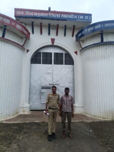4 साल से फरार चोरी का स्थायी वारंटी गिरफ्तार, पुलिस ने काटकूट से दबोचा