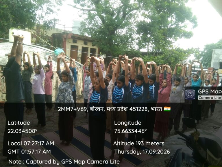 आयुर्वेद दिवस पर बोरावा में छात्राओं ने किया योग, विद्यार्थियों ने जानी औषधीय पौधों की उपयोगिता 1001614087