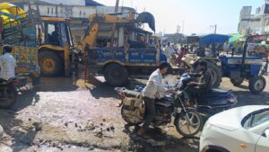 ई-क्लास निरीक्षण में सड़क और जलभराव की समस्या पर कलेक्टर की नजर, रात तक कराया निराकरण